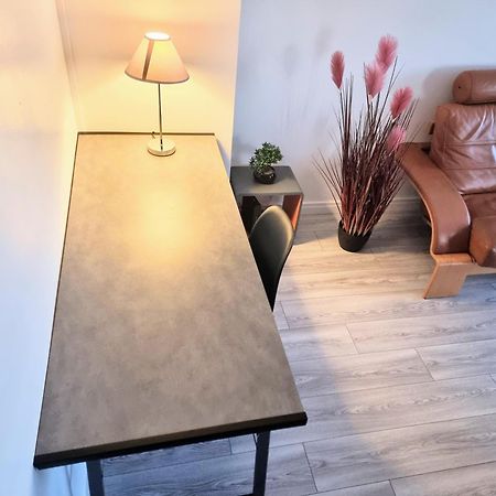 6 Appartements Et 4 Adresses A Mi-Chemin Entre Le Vieux Port Et L Ile De Re La Rochelle  Dış mekan fotoğraf