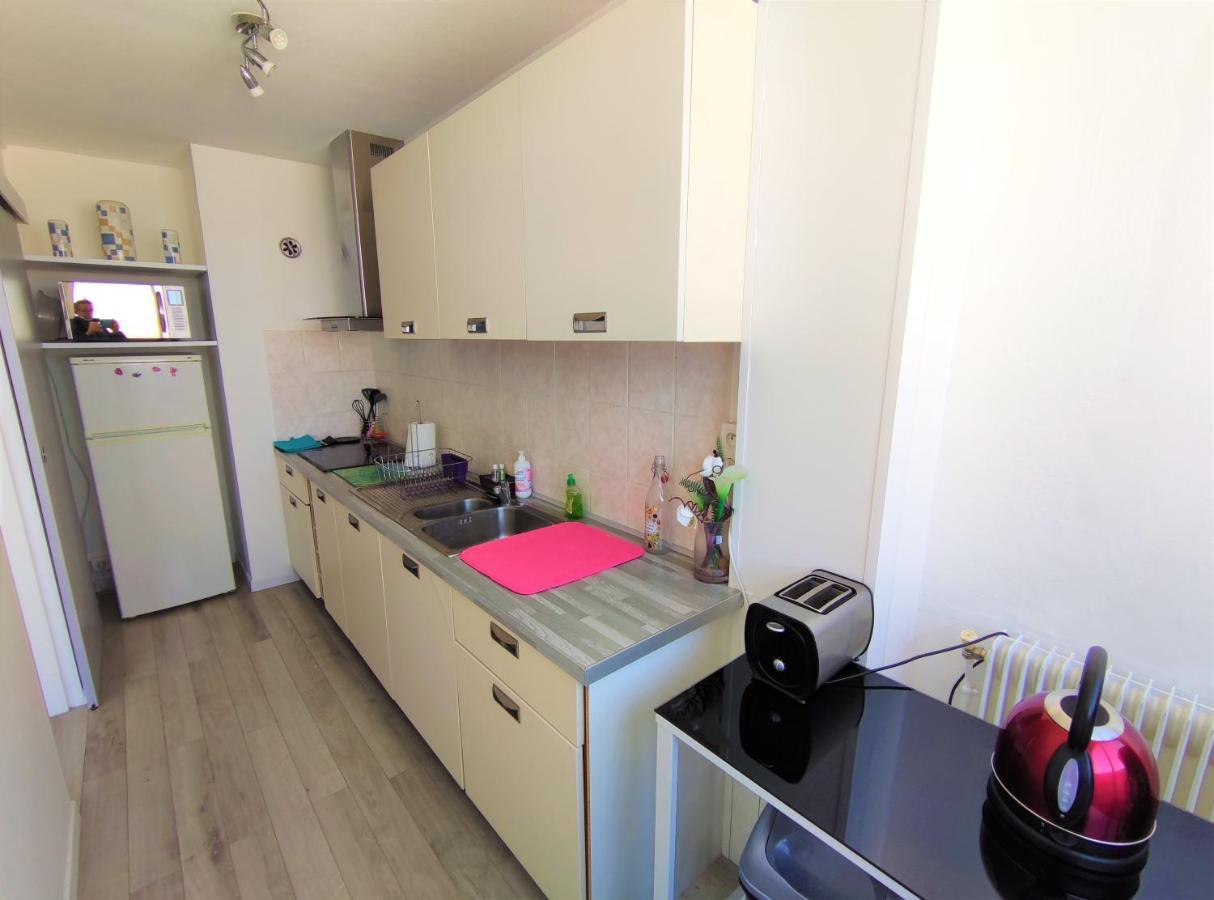 6 Appartements Et 4 Adresses A Mi-Chemin Entre Le Vieux Port Et L Ile De Re La Rochelle  Dış mekan fotoğraf