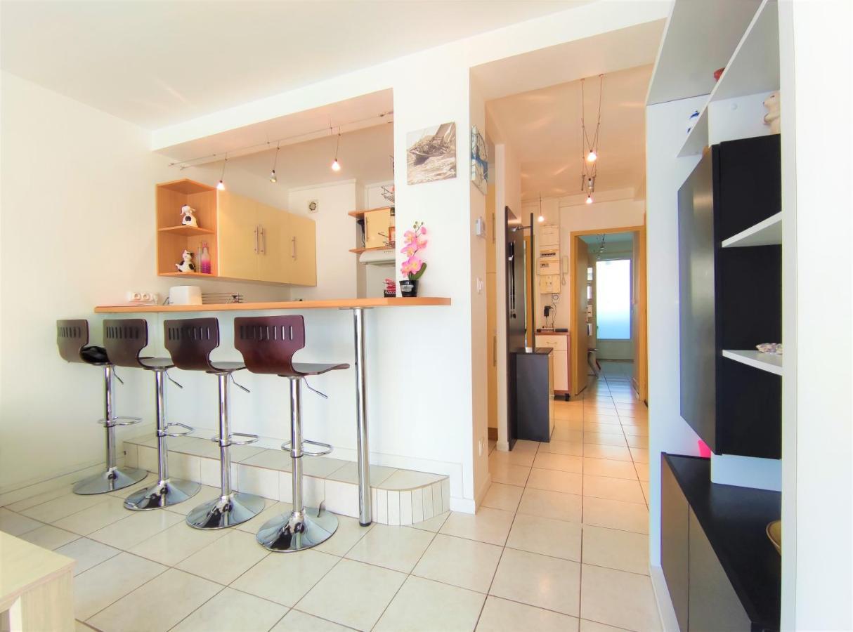 6 Appartements Et 4 Adresses A Mi-Chemin Entre Le Vieux Port Et L Ile De Re La Rochelle  Dış mekan fotoğraf