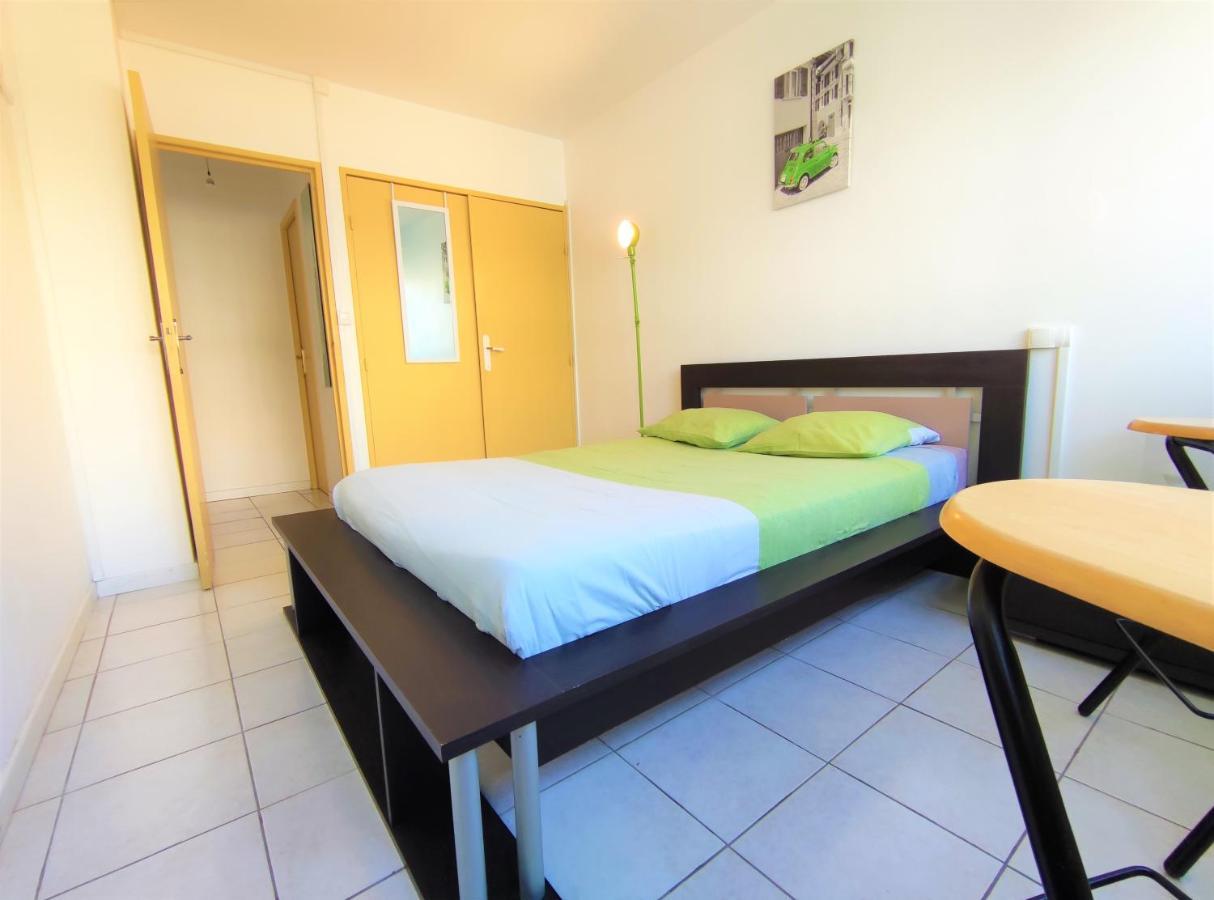 6 Appartements Et 4 Adresses A Mi-Chemin Entre Le Vieux Port Et L Ile De Re La Rochelle  Dış mekan fotoğraf