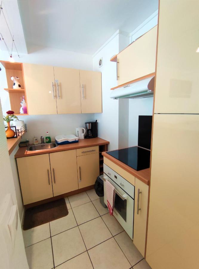 6 Appartements Et 4 Adresses A Mi-Chemin Entre Le Vieux Port Et L Ile De Re La Rochelle  Dış mekan fotoğraf