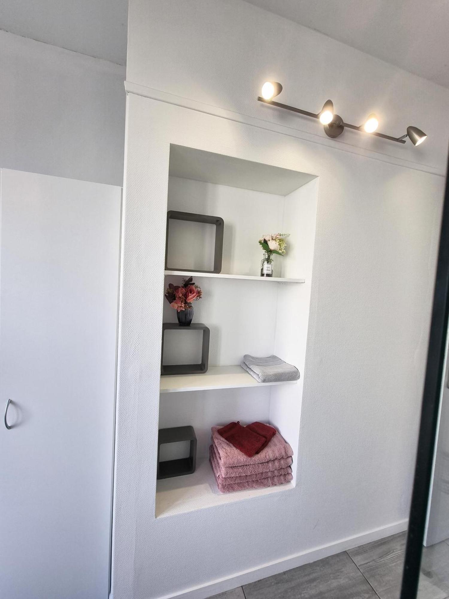6 Appartements Et 4 Adresses A Mi-Chemin Entre Le Vieux Port Et L Ile De Re La Rochelle  Dış mekan fotoğraf
